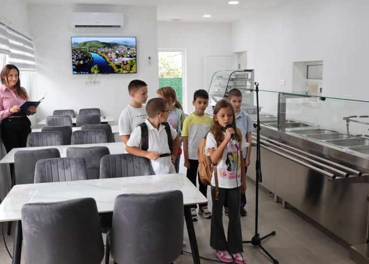 Prva školska kantina u HNŽ-u otvorena u Mostaru: Obrok za učenike pet KM
