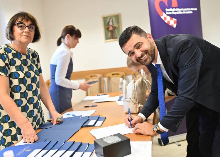 Općina Posušje potpisala četiri ugovora vrijedna više od 600 tisuća eura