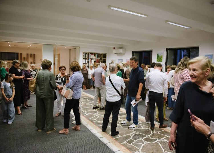 Široki Brijeg: Otvorena izložba Verice Jelčić „Dijalog s prirodom“