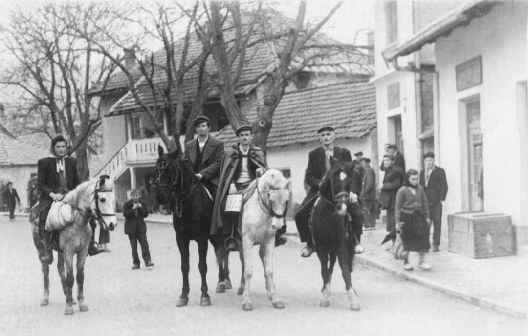 Iz prošlosti Širokog Brijega: Na konjima kroz centar mjesta Iz prošlosti Širokog Brijega: Na konjima kroz centar mjesta