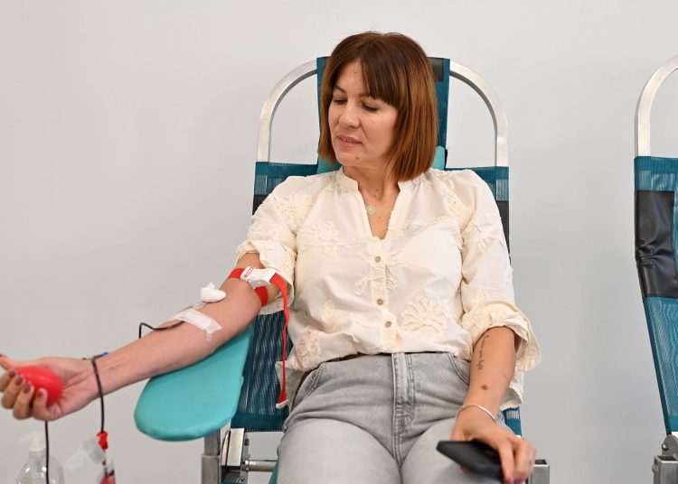 Djelatnici HT Eroneta u Grudama darovali 8 doza krvi
