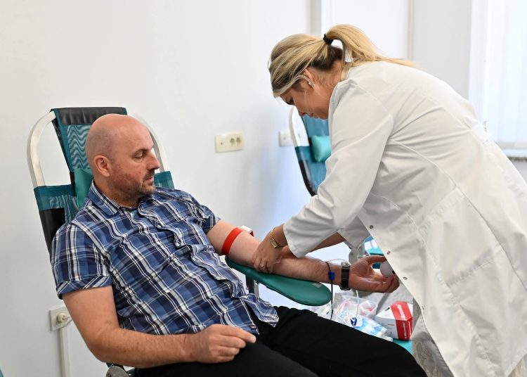 Djelatnici HT Eroneta u Grudama darovali 8 doza krvi