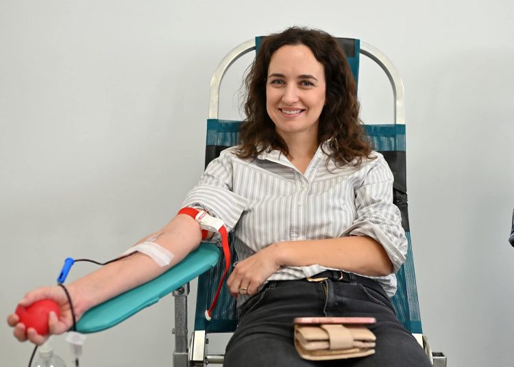Djelatnici HT Eroneta u Grudama darovali 8 doza krvi