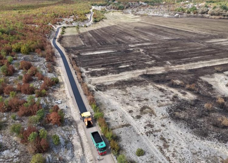 Široki Brijeg: Asfaltirano oko 1.700 metara putova u Dužicama, Rasnu i Buhovu