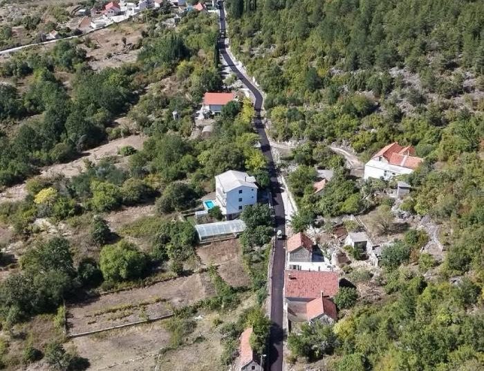 Široki Brijeg: Asfaltirano oko 1.700 metara putova u Dužicama, Rasnu i Buhovu