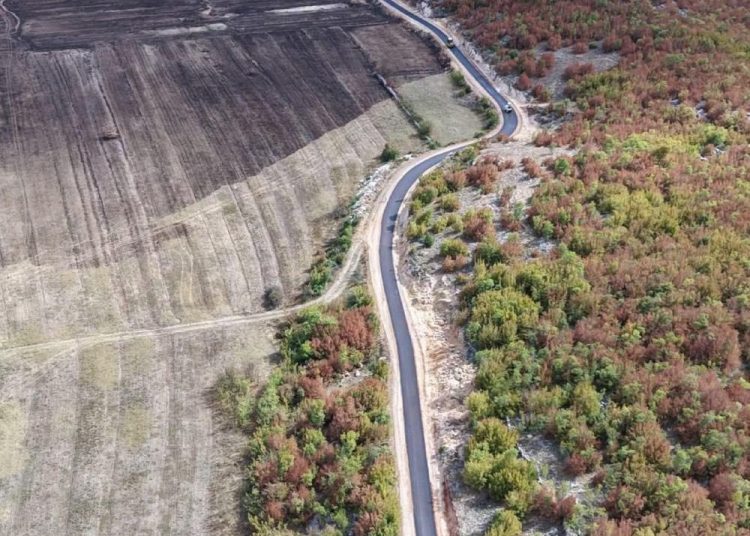 Široki Brijeg: Asfaltirano oko 1.700 metara putova u Dužicama, Rasnu i Buhovu