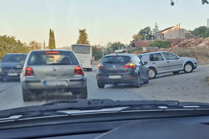 Prometna nesreća u Knešpolju kod Širokog Brijega Prometna nesreća u Knešpolju kod Širokog Brijega