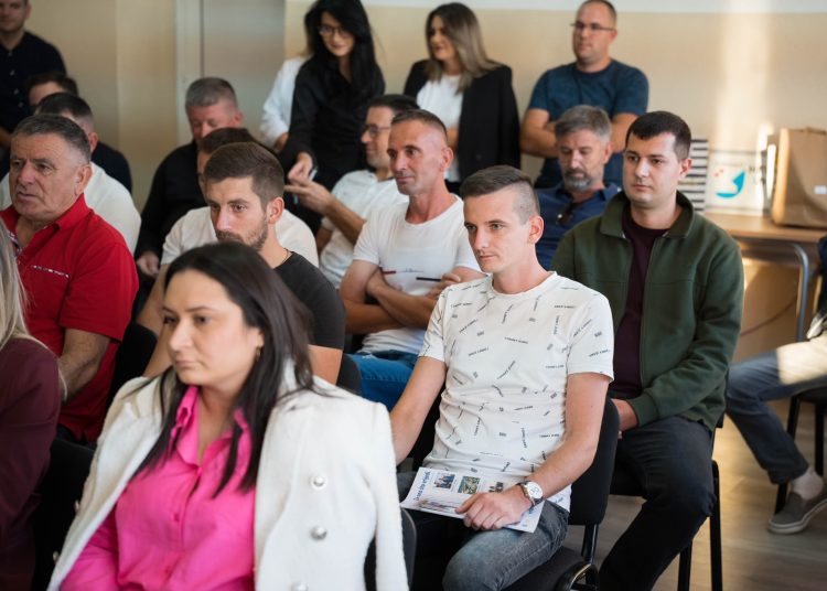 Knezović pozvao na izlazak na izbore: „Neka se jasno vidi volja naših birača“