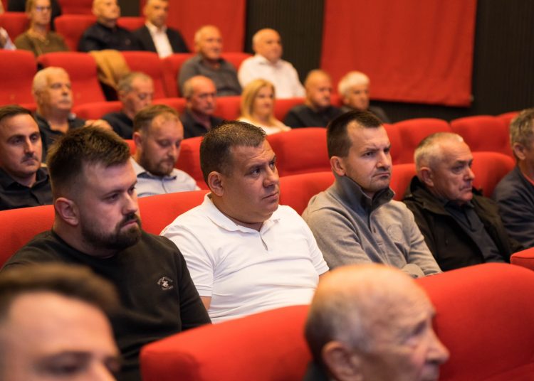 Knezović pozvao na izlazak na izbore: „Neka se jasno vidi volja naših birača“