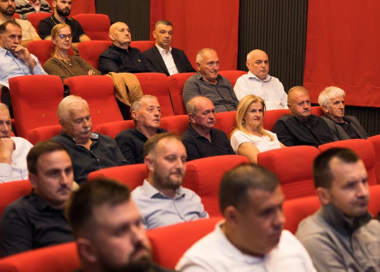 Knezović pozvao na izlazak na izbore: „Neka se jasno vidi volja naših birača“