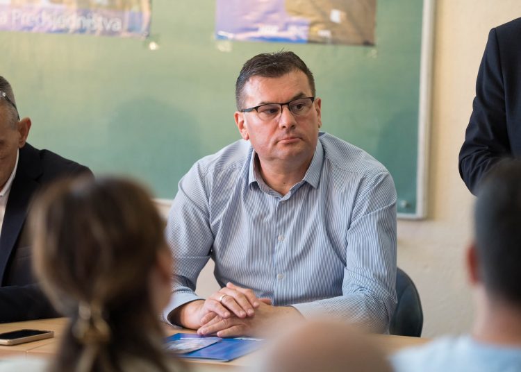 Knezović pozvao na izlazak na izbore: „Neka se jasno vidi volja naših birača“