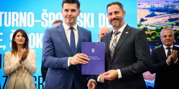 Gradonačelnik Širokog Brijega potpisao pet ugovora vrijednih 925.000 eura: Evo za što ide novac