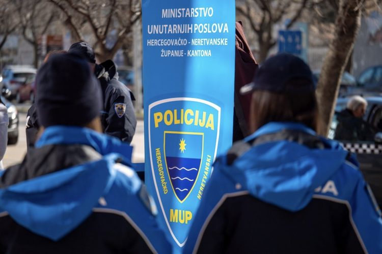 Poruka solidarnosti iz Mostara: MUP HNŽ stoji na raspolaganju policiji ŽZH-a nakon napada na policajca