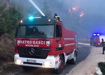 Kuća u potpunosti izgorjela u požaru kod Konjica, gorilo i u Čapljini