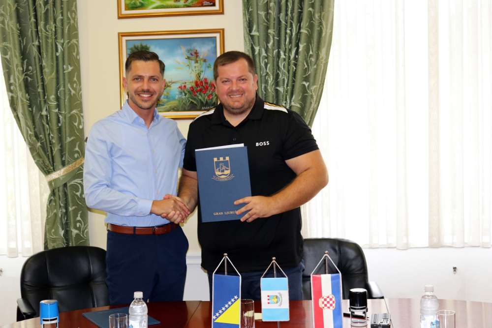 Ljubuški: Potpisan ugovor vrijedan 150.000 KM za obnovu škole i vrtića Ljubuški: Potpisan ugovor vrijedan 150.000 KM za obnovu škole i vrtića