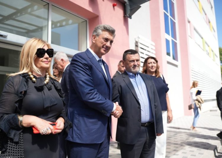 Plenković u pratnji ministara i suradnika obišao Sveučilišnu kliničku bolnicu Mostar