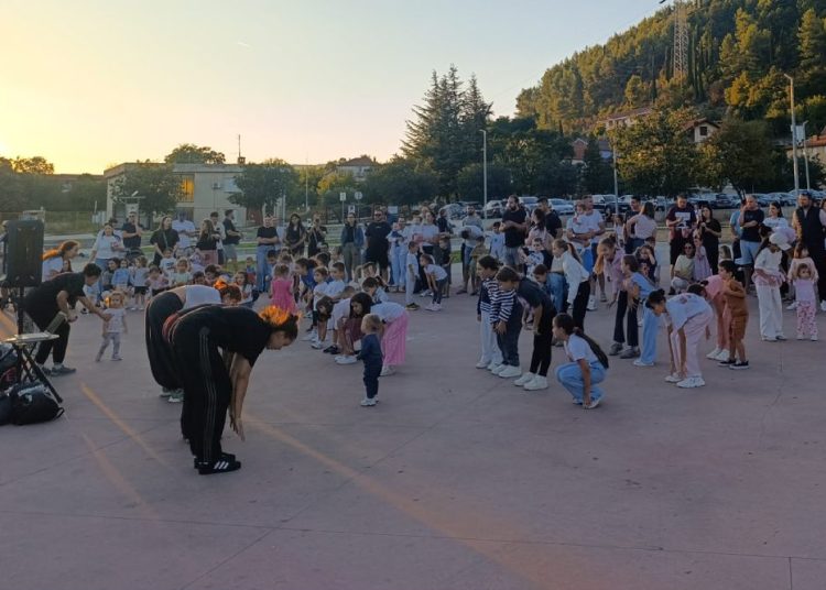 Plesom i osmijesima mališani iz Širokog Brijega ispratili ljeto