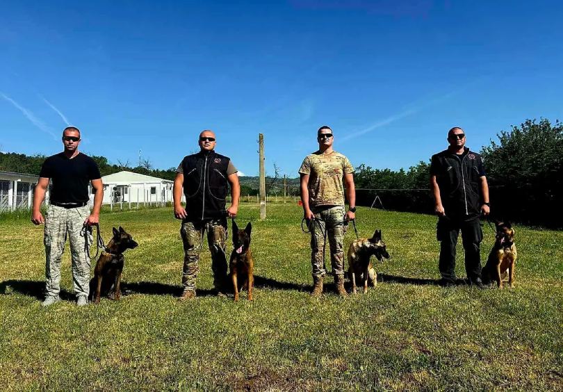Policijski službenik Uprave policije MUP-a HNŽ/K i službeni pas završili specijalističku obuku Policijski službenik Uprave policije MUP-a HNŽ/K i službeni pas završili specijalističku obuku