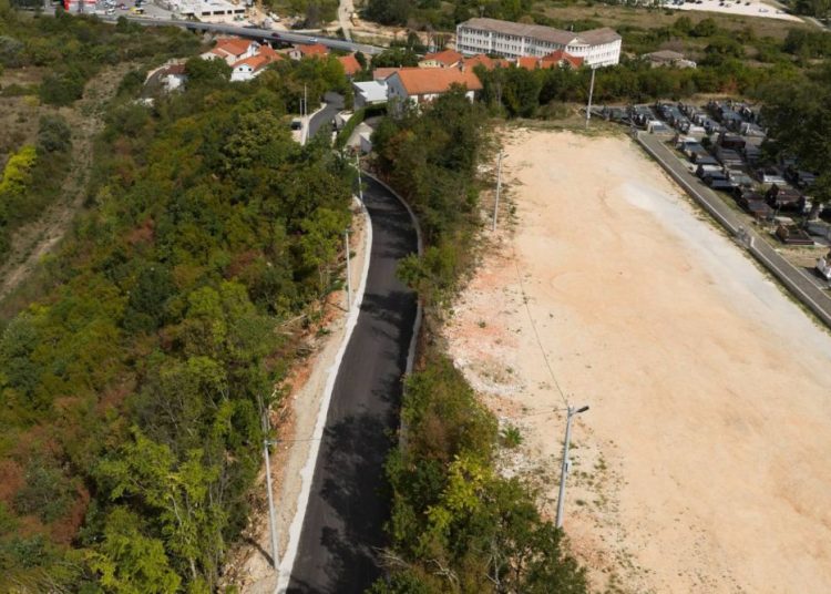 Široki Brijeg: Nakon asfaltiranja Grabovine počela gradnja stepeništa prema Gimnaziji