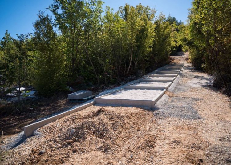 Široki Brijeg: Nakon asfaltiranja Grabovine počela gradnja stepeništa prema Gimnaziji