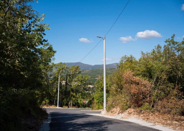 Široki Brijeg: Nakon asfaltiranja Grabovine počela gradnja stepeništa prema Gimnaziji