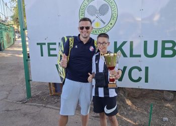 Širokobriježanin Ivan Čolak obranio naslov na Festivalu tenisa u Vinkovcima