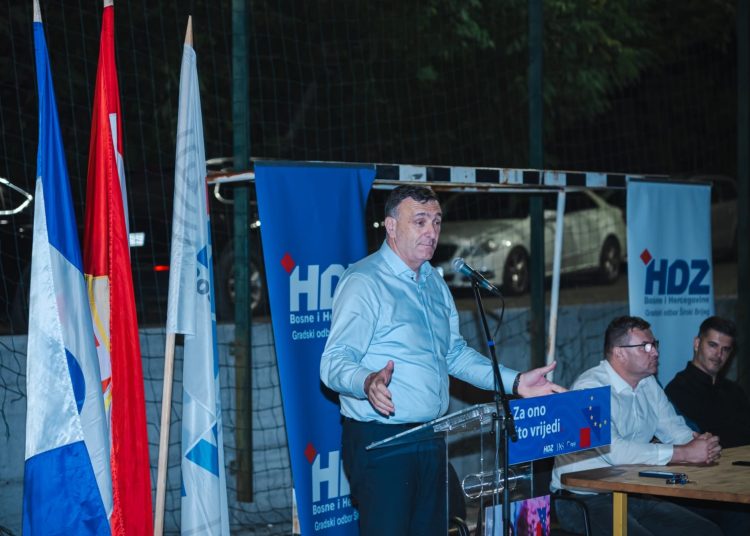 Povjerenje se ne stječe objavama na društvenim mrežama, nego konkretnim radom!