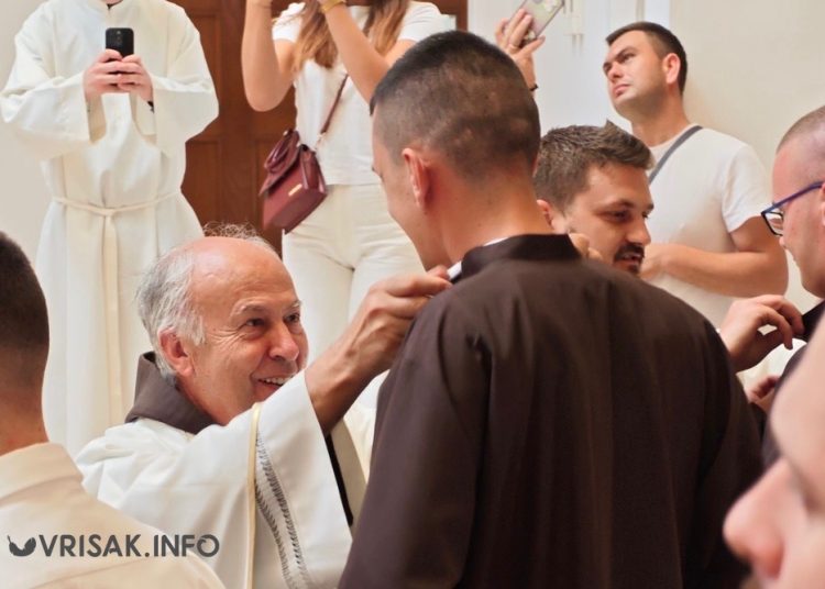 Širokobriježanin Ante Musa obukao franjevački habit i započeo godinu novicijata