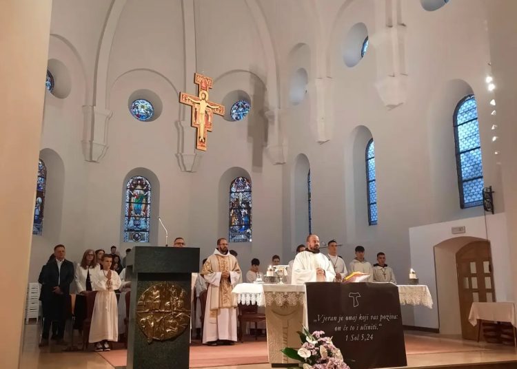 Veliki dan na Širokom Brijegu: Devetero novih članova pristupilo Franjevačkom svjetovnom redu