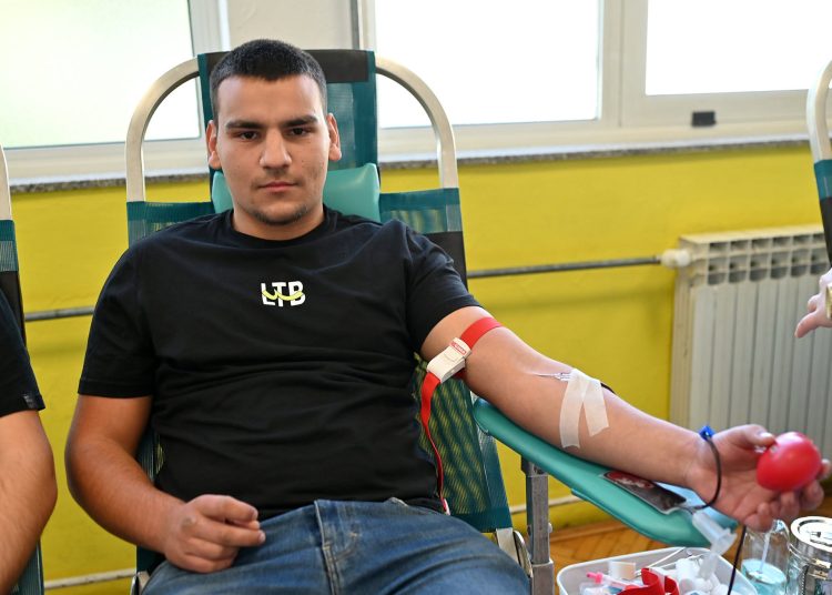 Učenici Srednje strukovne škole Široki Brijeg darovali 29 doza krvi