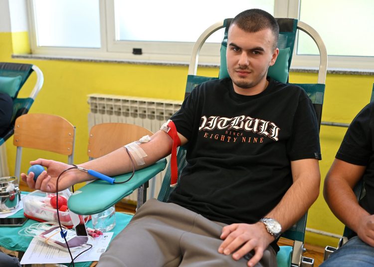Učenici Srednje strukovne škole Široki Brijeg darovali 29 doza krvi