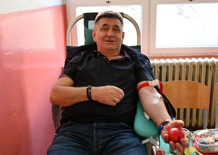 Učenici i djelatnici srednjih škola u Posušju darovali 51 dozu krvi