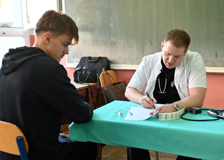 Učenici i djelatnici srednjih škola u Posušju darovali 51 dozu krvi