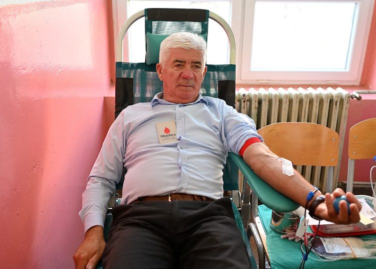 Učenici i djelatnici srednjih škola u Posušju darovali 51 dozu krvi