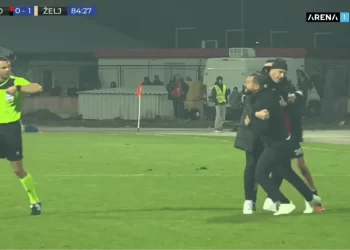(VIDEO) Trener Slobode htio se fizički obračunati sa sucem iz Gruda