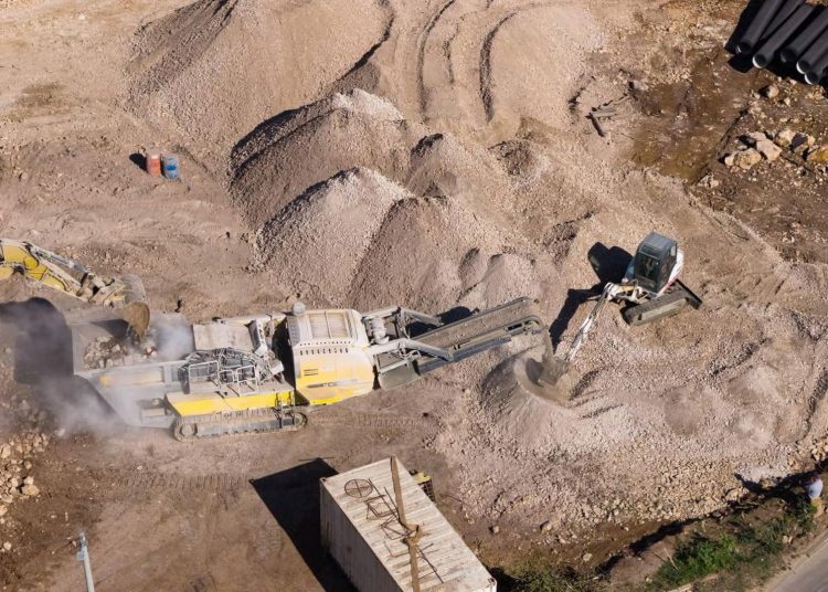 Radovi na izgradnji nogostupa u Širokom Brijegu, gradi se i rotor u Knešpolju