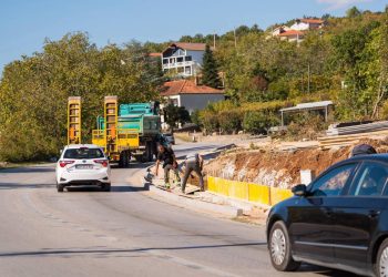 Radovi na izgradnji nogostupa u Širokom Brijegu, gradi se i rotor u Knešpolju
