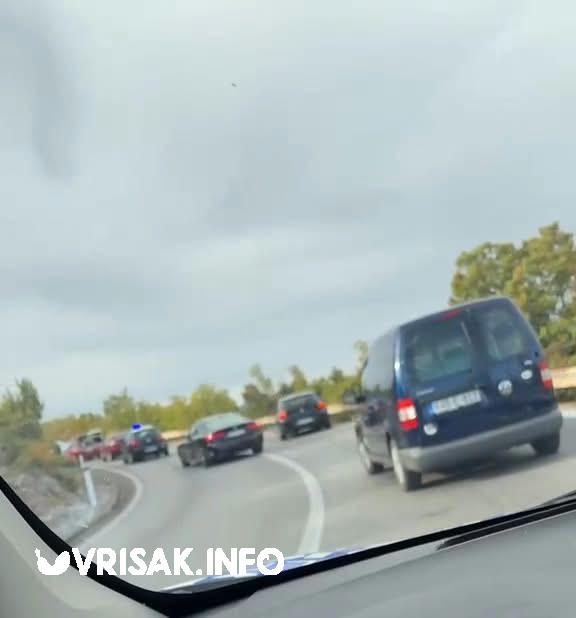 Sudar dva automobila na cesti Čitluk – Mostar: Promet se odvija usporeno