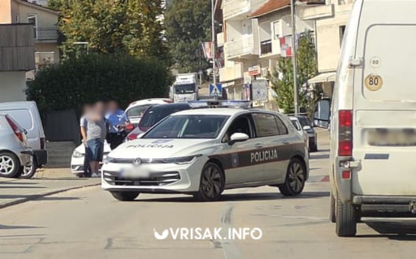 Sudar dva automobila u Grudama, na terenu policija i hitna pomoć