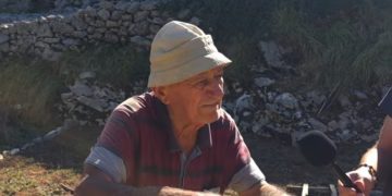 Širokobriježanin Bono Pavković ima 100 godina, a još zida suhozid i vozi automobil
