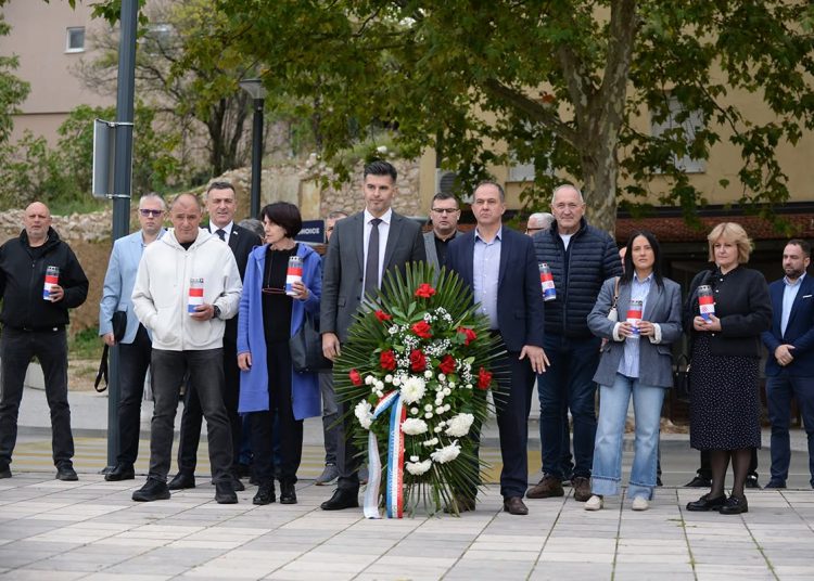 Široki Brijeg: Odana počast poginulim braniteljima i civilima uoči Svih svetih i Dušnog dana