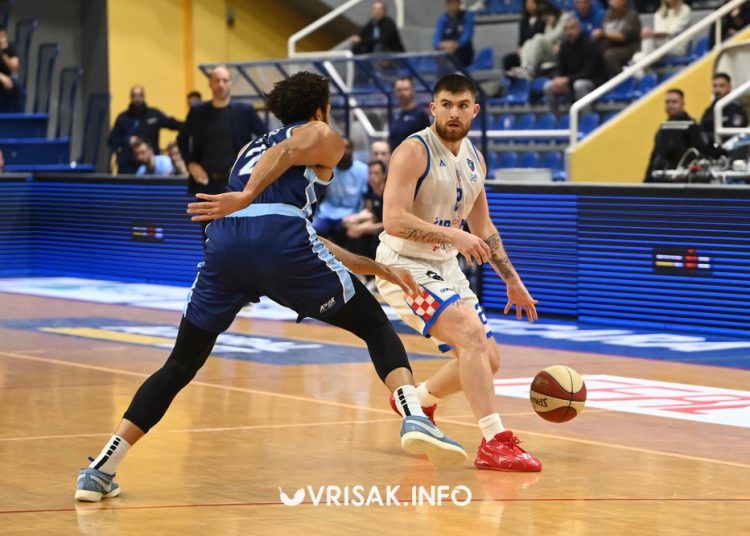 Slovan iz Bratislave slavio na Pecari rezultatom 91:98