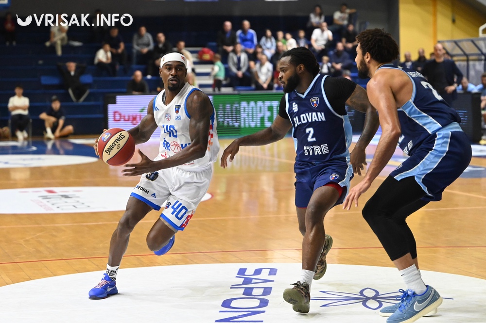 Slovan iz Bratislave slavio na Pecari rezultatom 91:98 Slovan iz Bratislave slavio na Pecari rezultatom 91:98