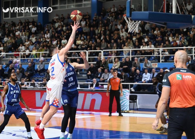 Slovan iz Bratislave slavio na Pecari rezultatom 91:98