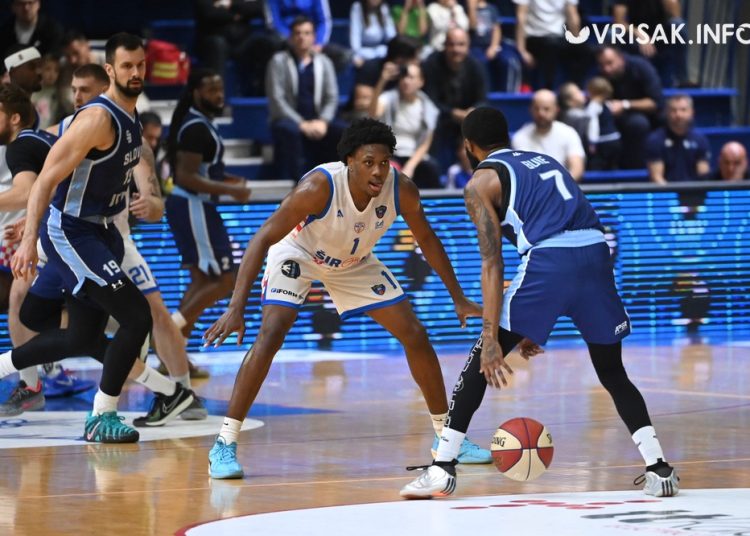 Slovan iz Bratislave slavio na Pecari rezultatom 91:98