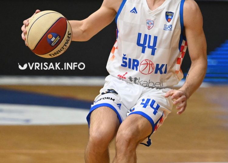 Slovan iz Bratislave slavio na Pecari rezultatom 91:98