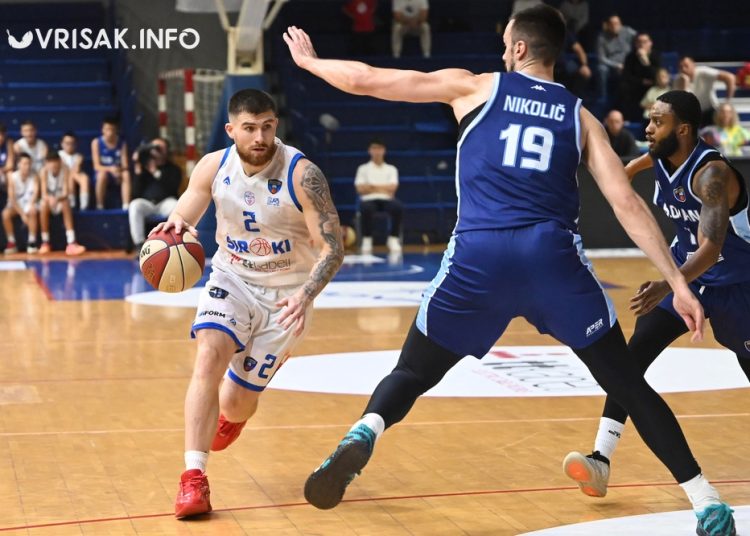 Slovan iz Bratislave slavio na Pecari rezultatom 91:98