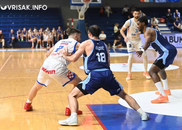 Slovan iz Bratislave slavio na Pecari rezultatom 91:98
