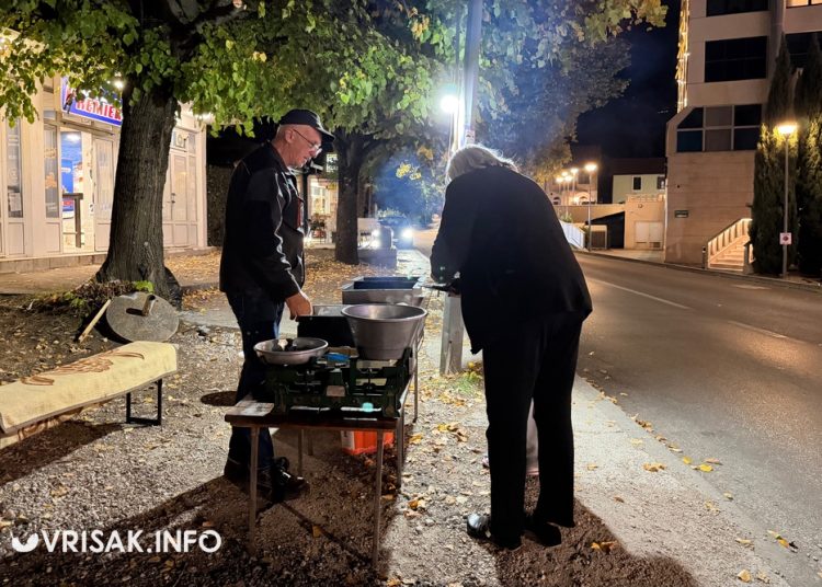 Miris jeseni u Širokom Brijegu: Evo koliko košta kilogram pečenih kestena