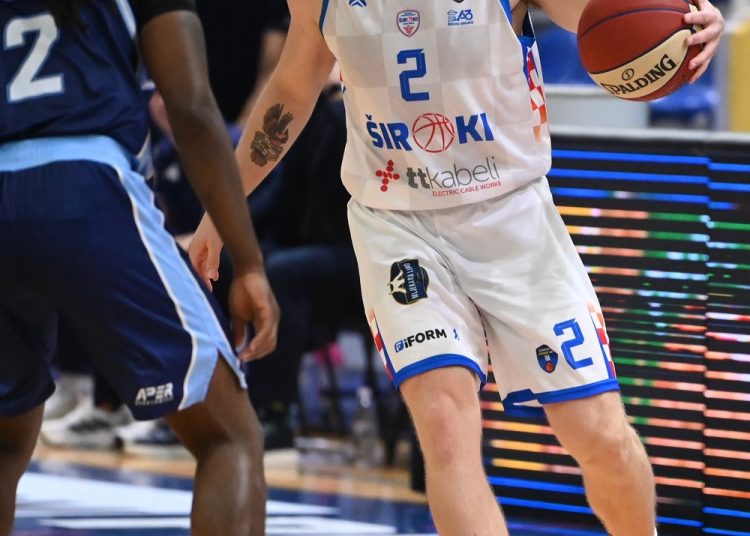 Slovan iz Bratislave slavio na Pecari rezultatom 91:98